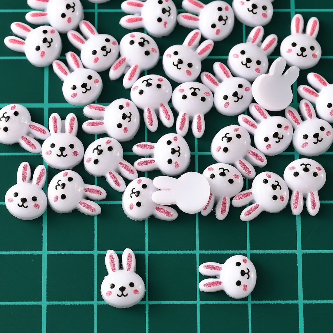 デコパーツ うさぎ 動物 顔 白 11mm 250個 3D アニマル ネイルパーツ
