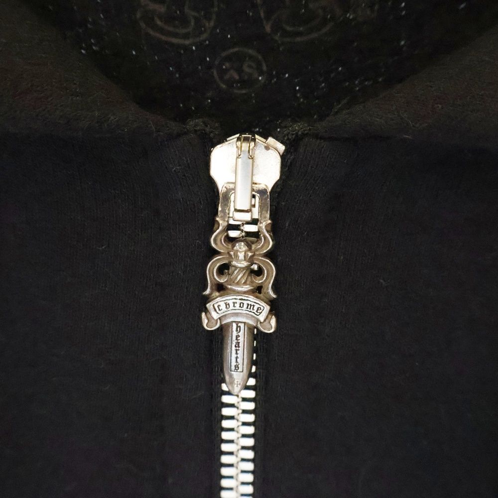 Chrome Hearts - CHROME HEARTS クロムハーツ ×Bella Hadid BELLA HD ×ベラハディッド イニシャルパッチロゴ ダガージップ レザー切り替えロング丈パーカー フーディー レディース ブラック Chrome Hearts - CHROME HEARTS クロムハーツ ×Bella Hadid