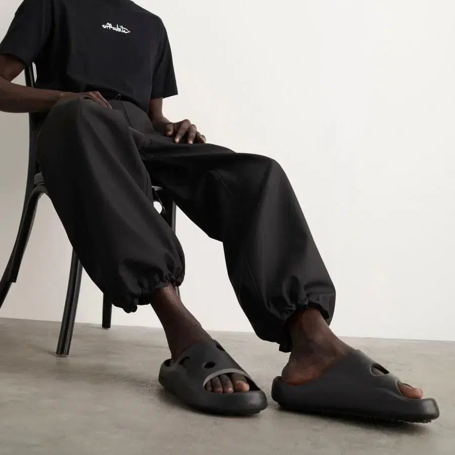 オフホワイト イタリアン正規品 メテオ ルーバー 切り抜き スライド 男性用スリッパ 270