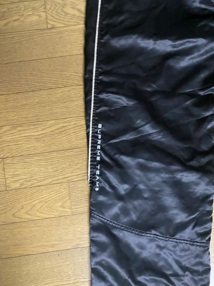 サテン トラック
