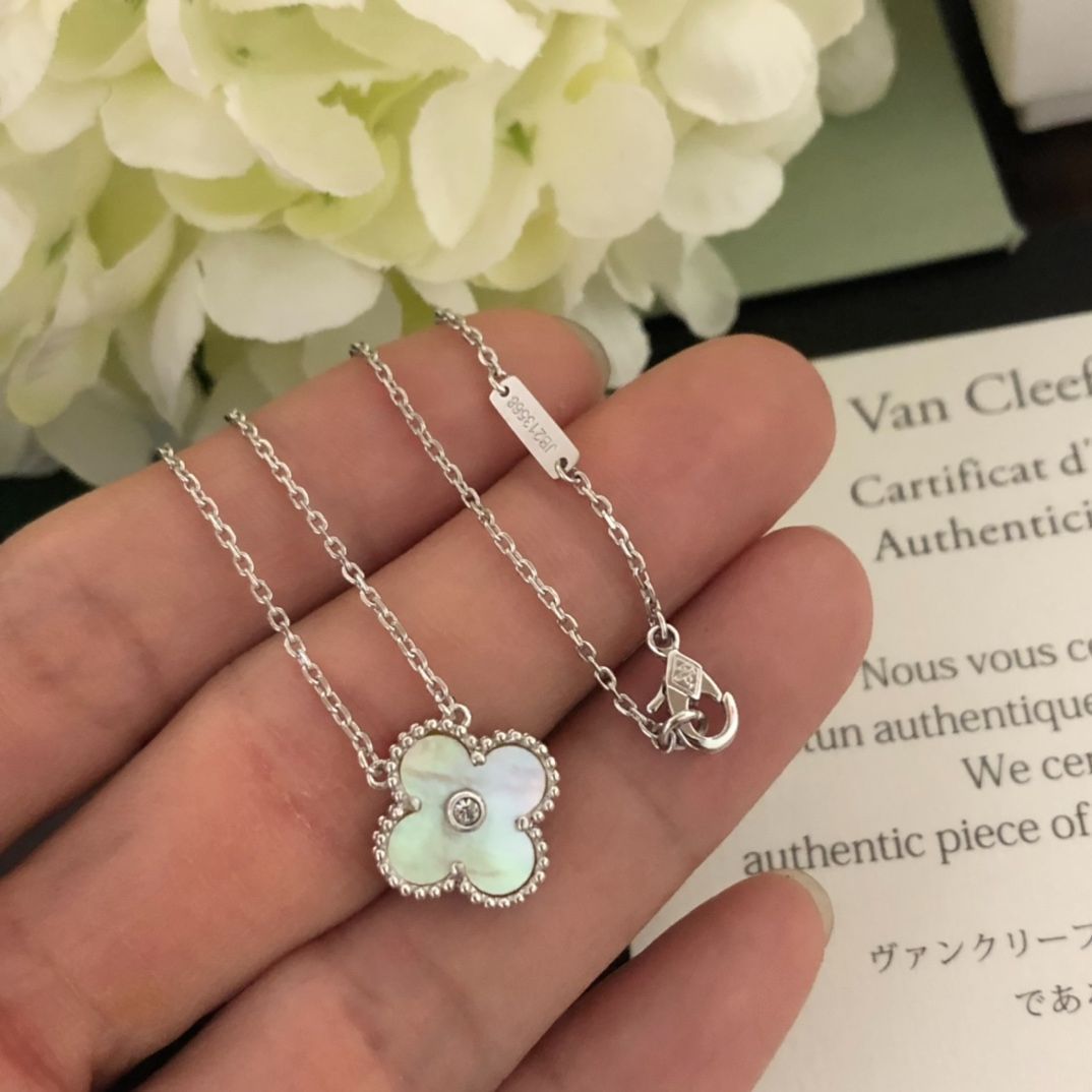 希少 Van Cleef & Arpels クローバーネックレス パールホワイト クローバー ネックレス ホワイトパール【18mm】 | ASK（アスク）