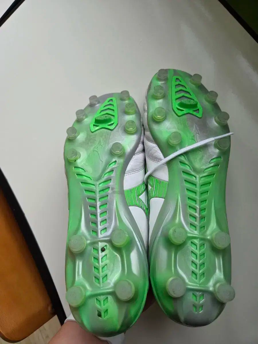 Mizuno ミズノ モレリア NEO₍ネオ 4 日本