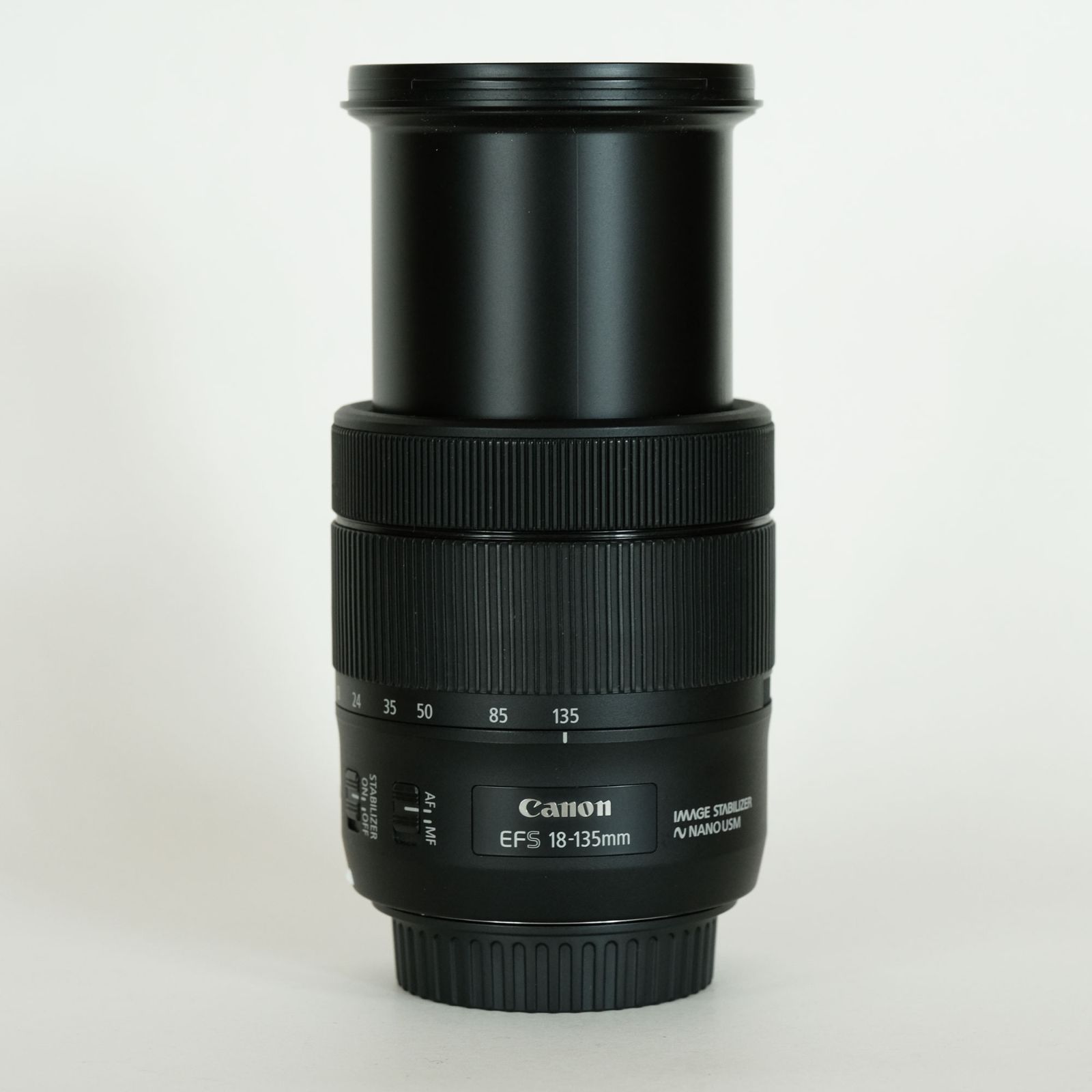 CanonキヤノンEFS18-135mm望遠レンズ フード付 良品｜フード