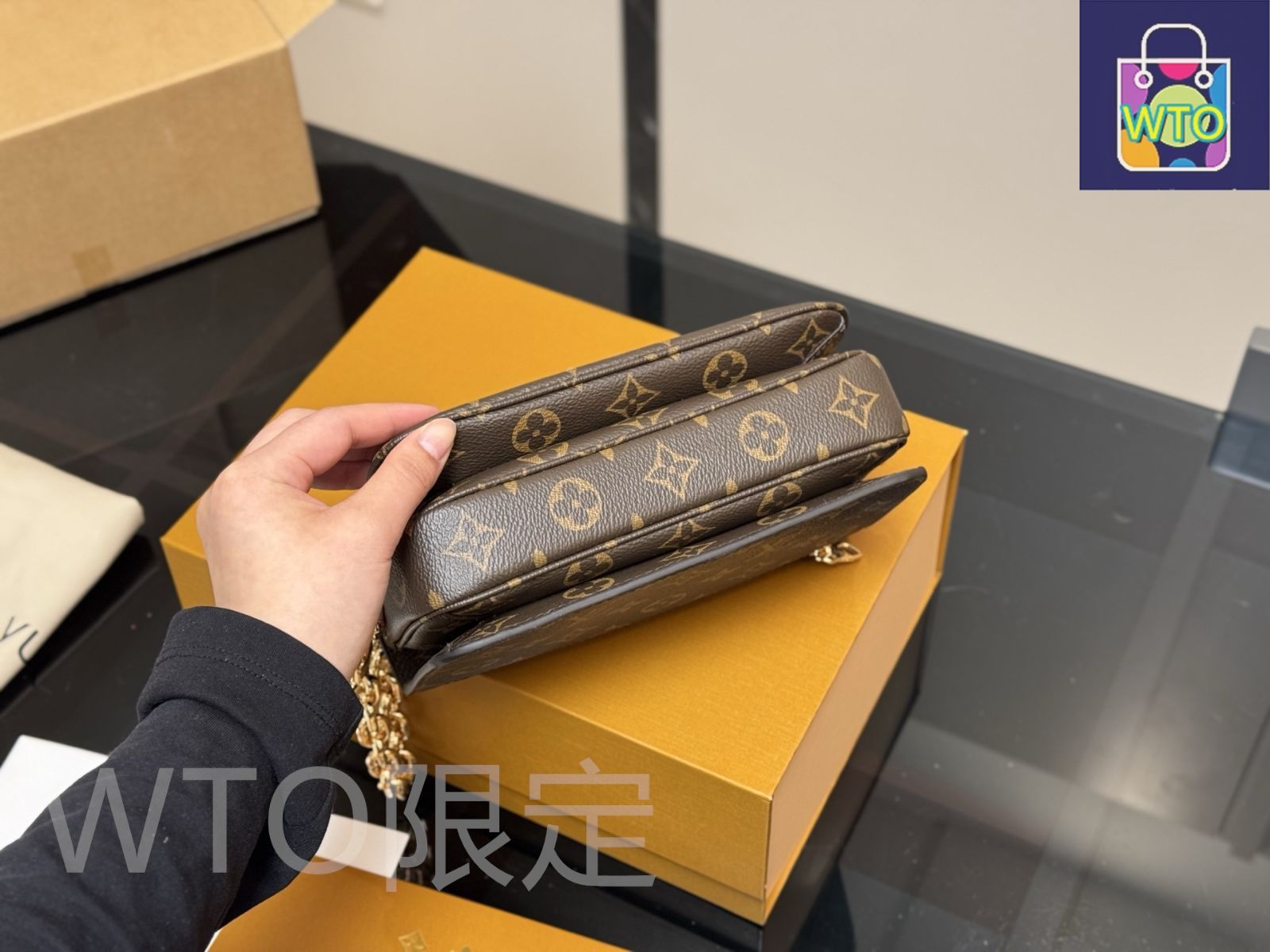 Louis Vuitton ヴィクトール　メッセンジャーバッグ　ボルドー 今日特価】Louis Vuitton Men's Voyager Messenger Bag・ルイ