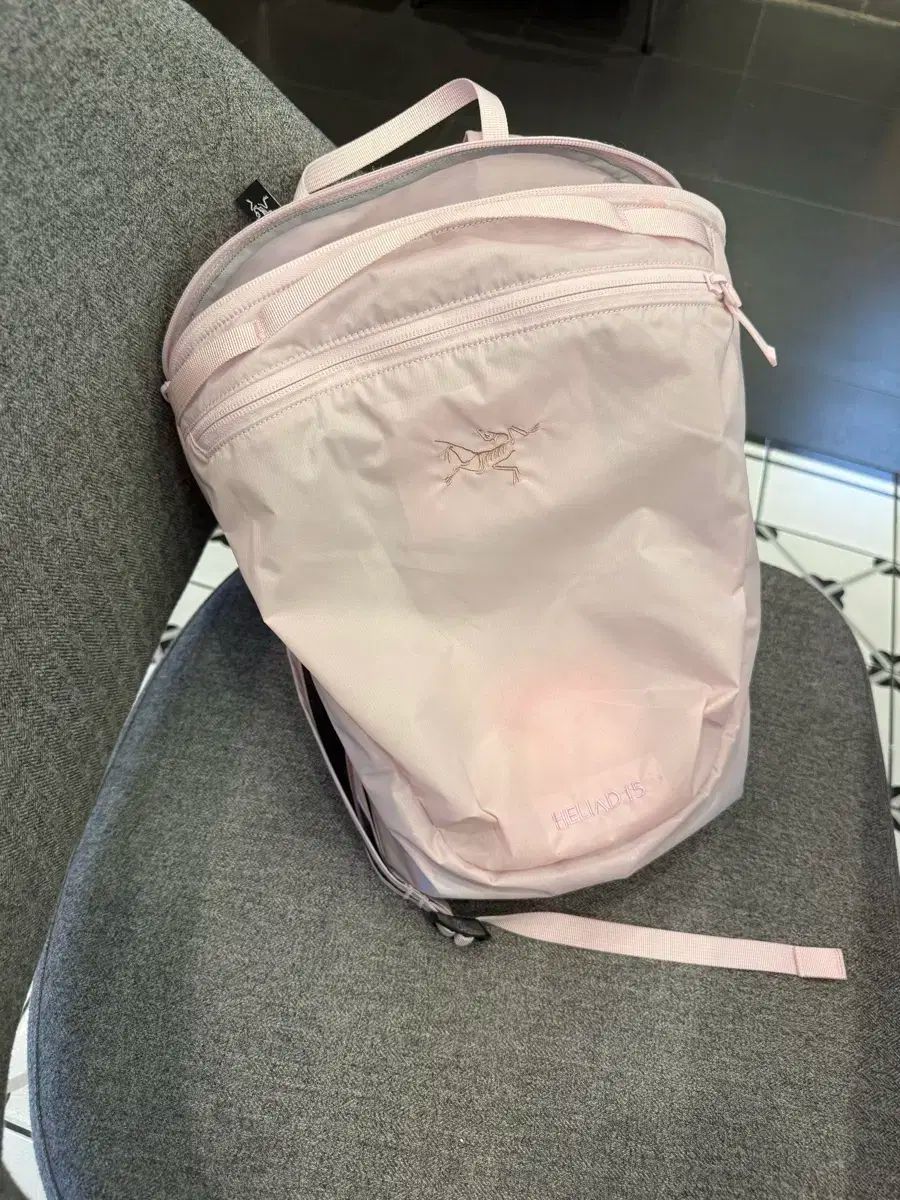 アークテリクス　リュック　ヒリアド 15バックパック　ピンク 新品】アークテリクスヒリアド 15 バックパック