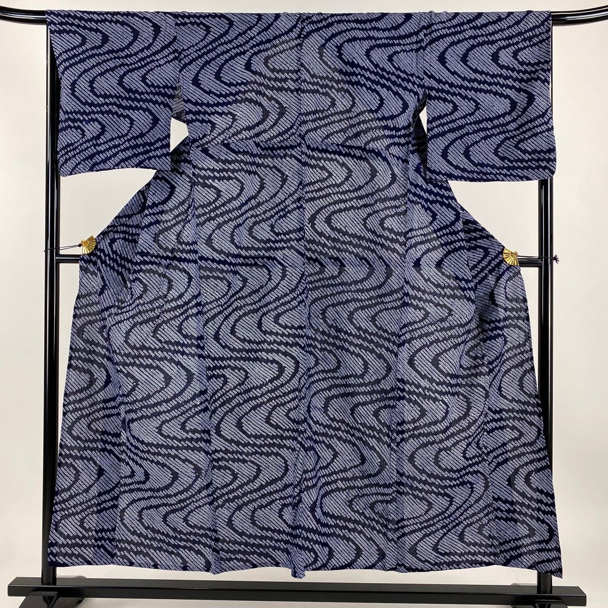 浴衣　総絞り　紺色　身丈143cm 浴衣 身丈161.5cm 裄丈66cm M 絞り浴衣 トンボ 笹 紺色 綿 美品