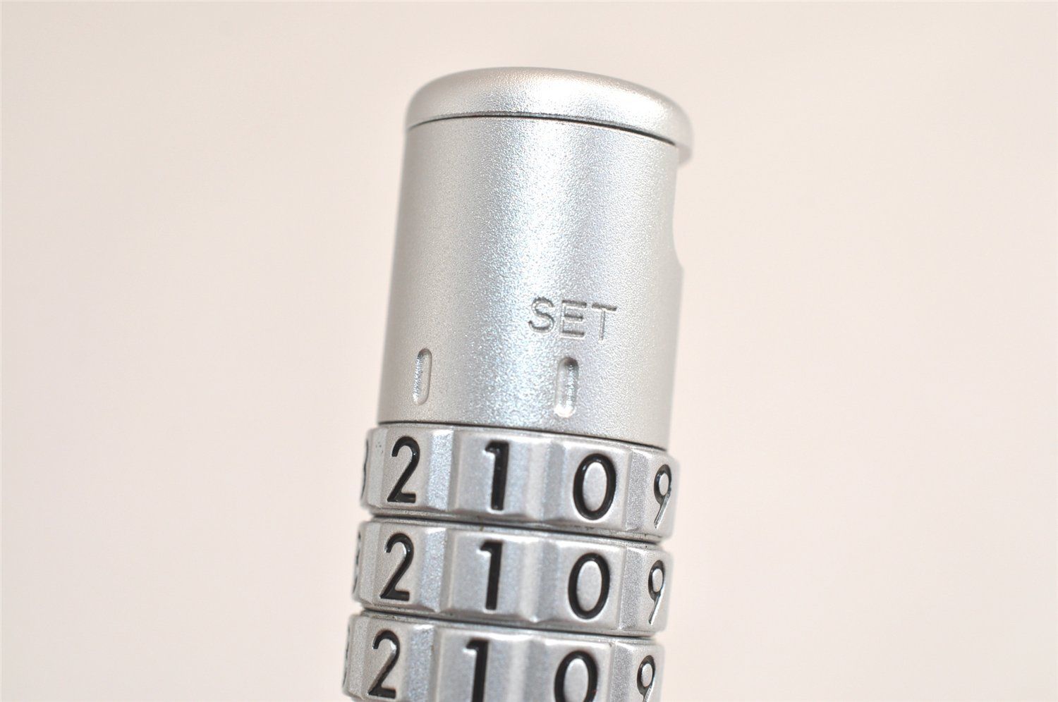 LOUIS VUITTON ルイヴィトン ダイヤル パドロック TSA ロック LV 5694M