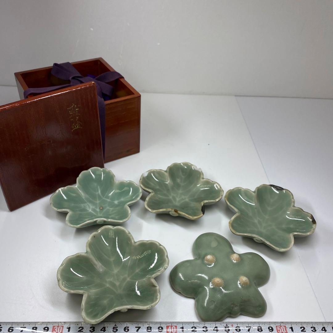 伊万里青磁 紅葉型 皿 共箱 幅10.7㎝ トヒルウ 東な6-1127 2F