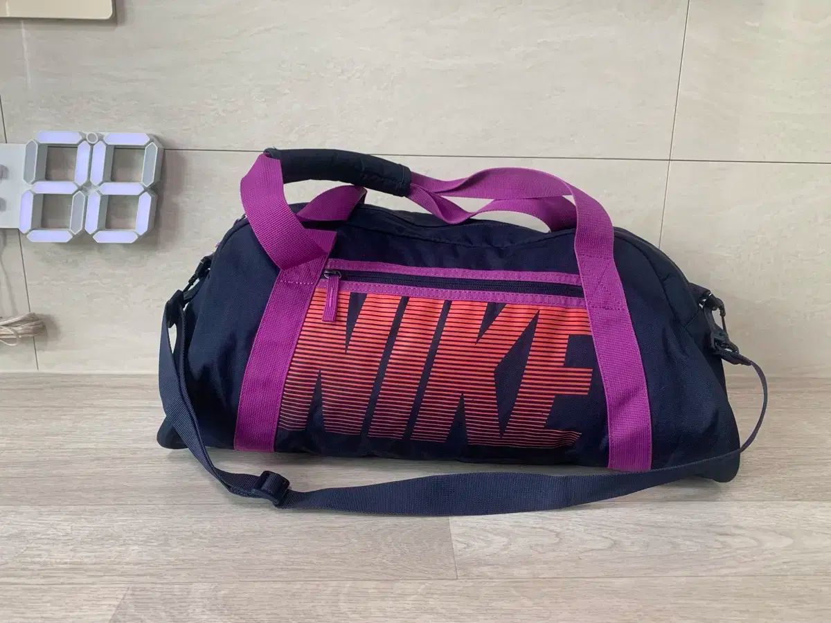 NIKE(ナイキ) ／ レトロ ダッフルバッグ ジムサック ナップサック スポーツバッグ