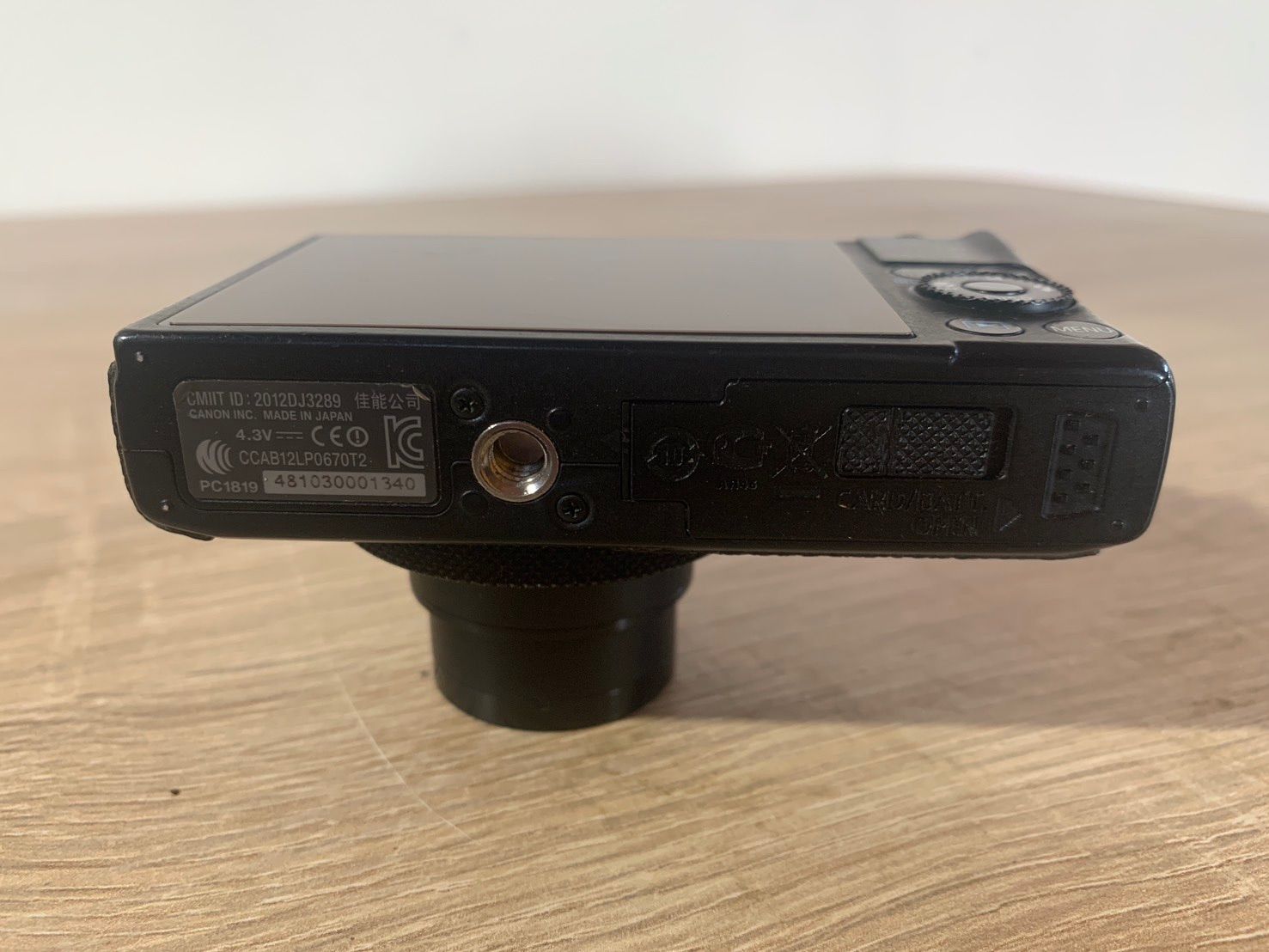 ブラック デジカメ