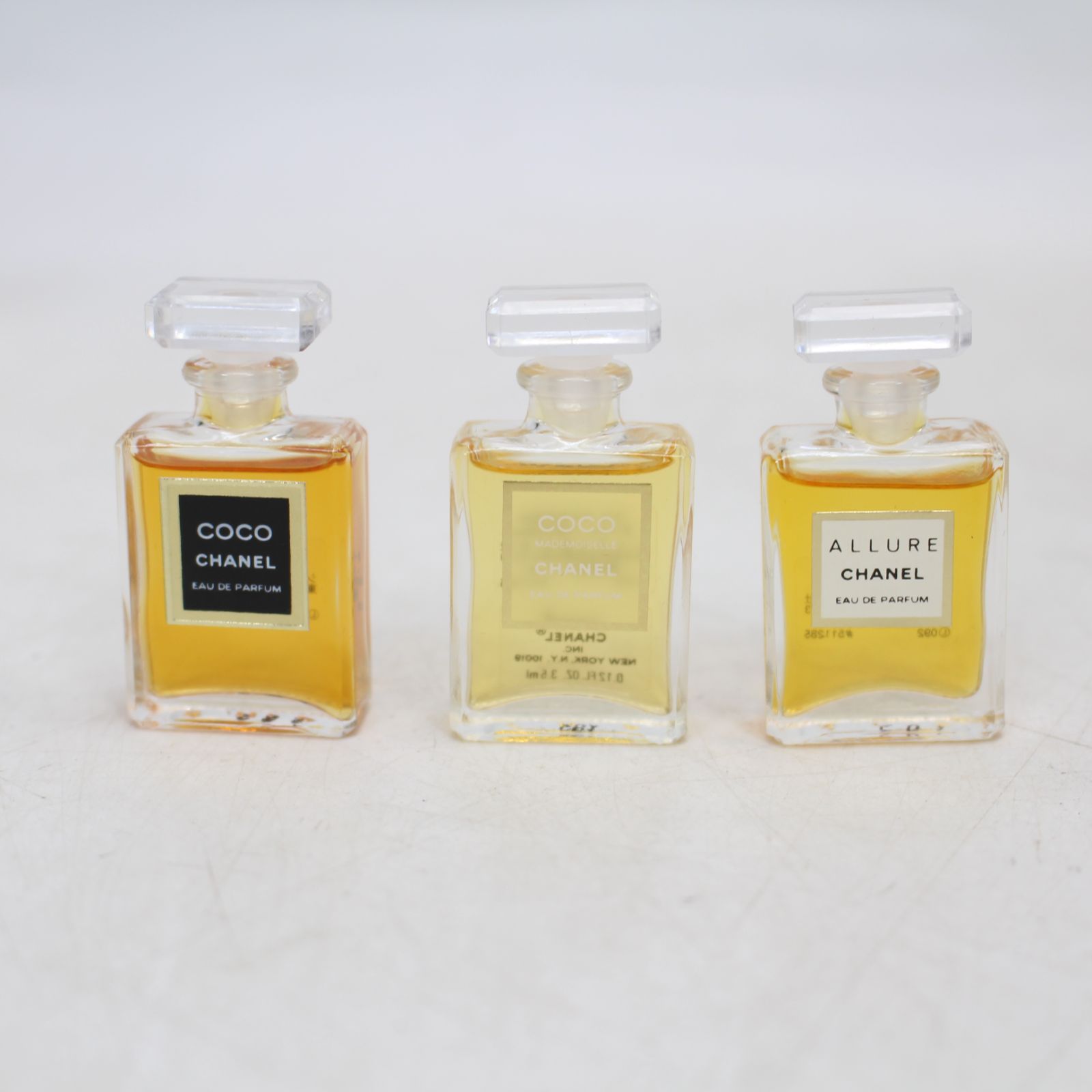 CHANEL香水ボトルデザイン ベルト CHANEL】ベルトを着せ替えて楽しめる「ボーイフレンド