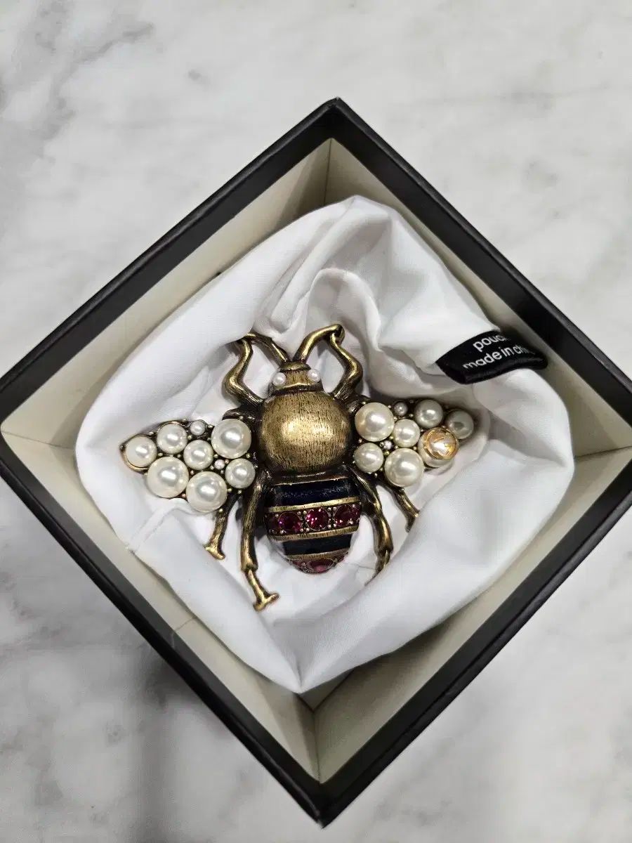GUCCI グッチ ブローチ