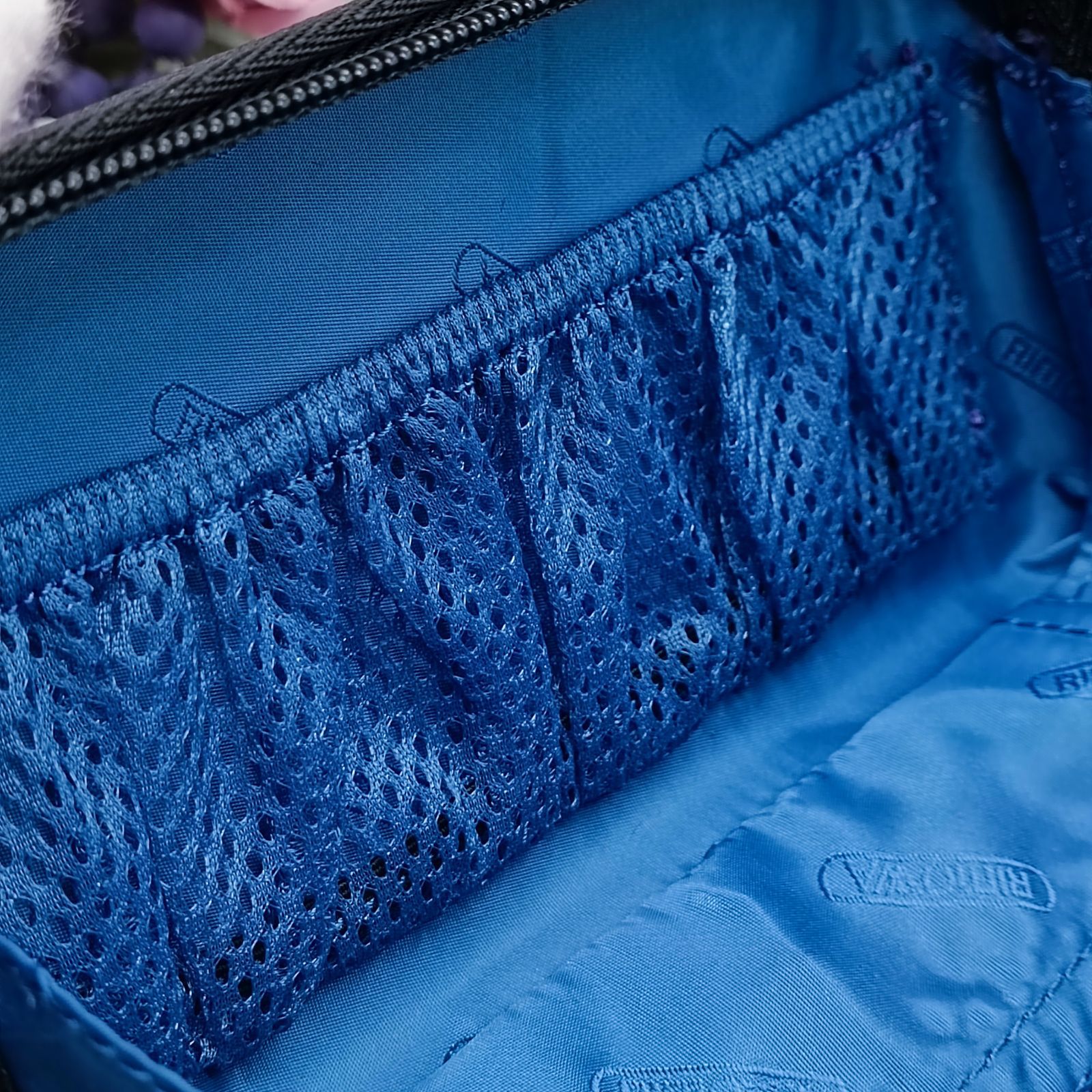 ANA×RIMOWA ファーストクラス アメニティポーチ 希少】ANAファーストクラスアメニティ リモワ ポーチ - メルカリ