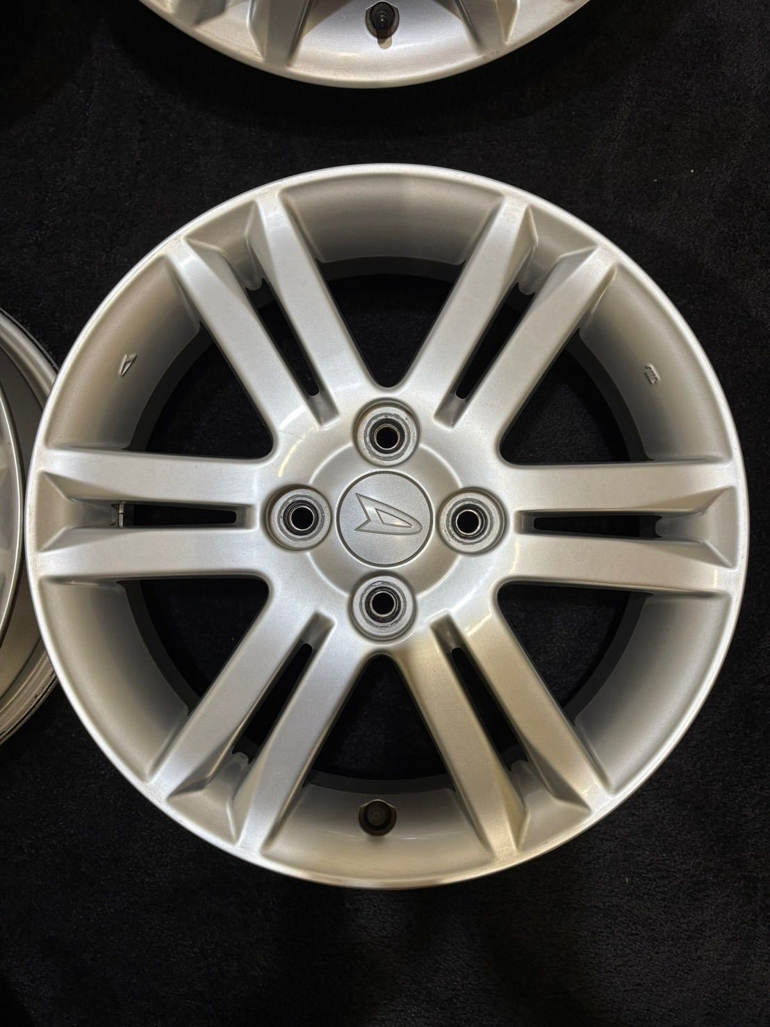 ☆ダイハツ 販売 純正 15インチ 4.5J +45 100 4H アルミホイール 4本