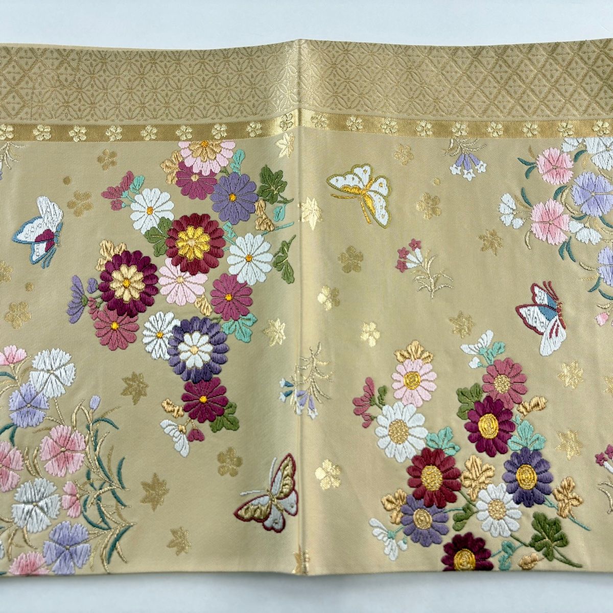 袋帯 美品 秀品 三松 献上春秋紋 蝶 金銀糸 箔 ベージュ 六通