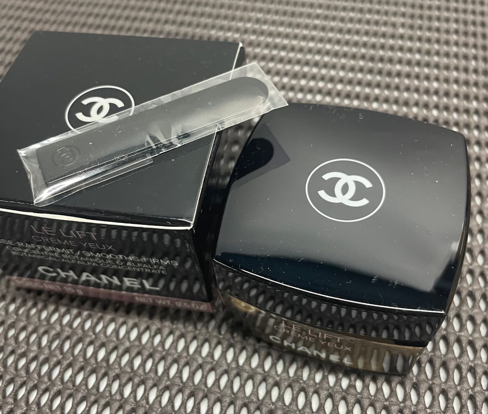 ◇ CHANEL LE LIFT CREME YEUX 15g/0.5oz [ 底面刻印：5804 ] 【箱開封