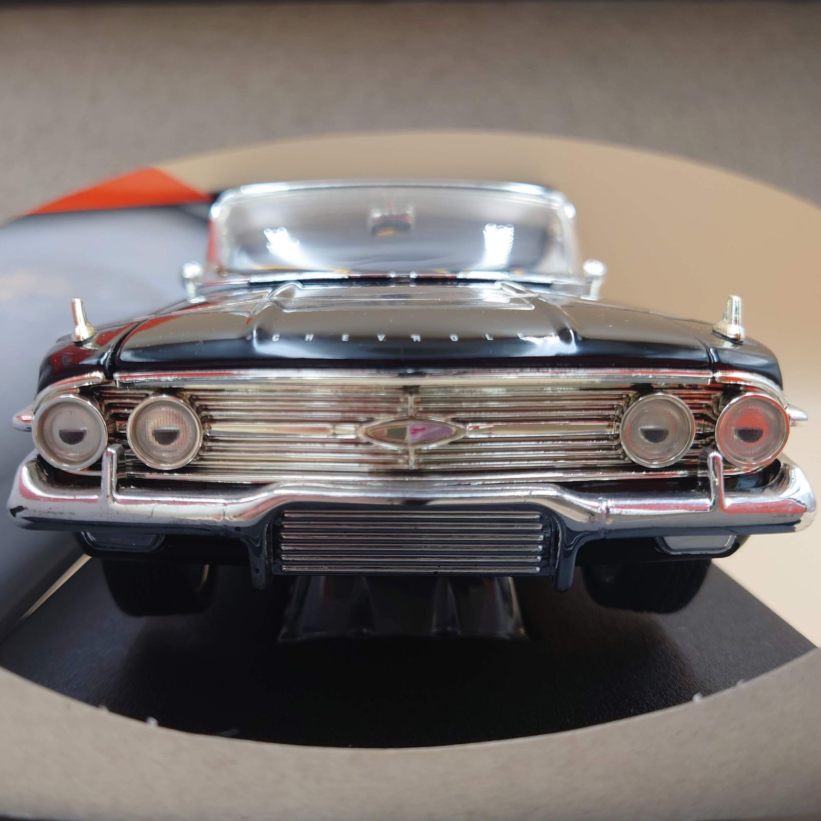 1/18 シェビーインパラ 1960 ブラック/フレーム 1960 MM製 1/18