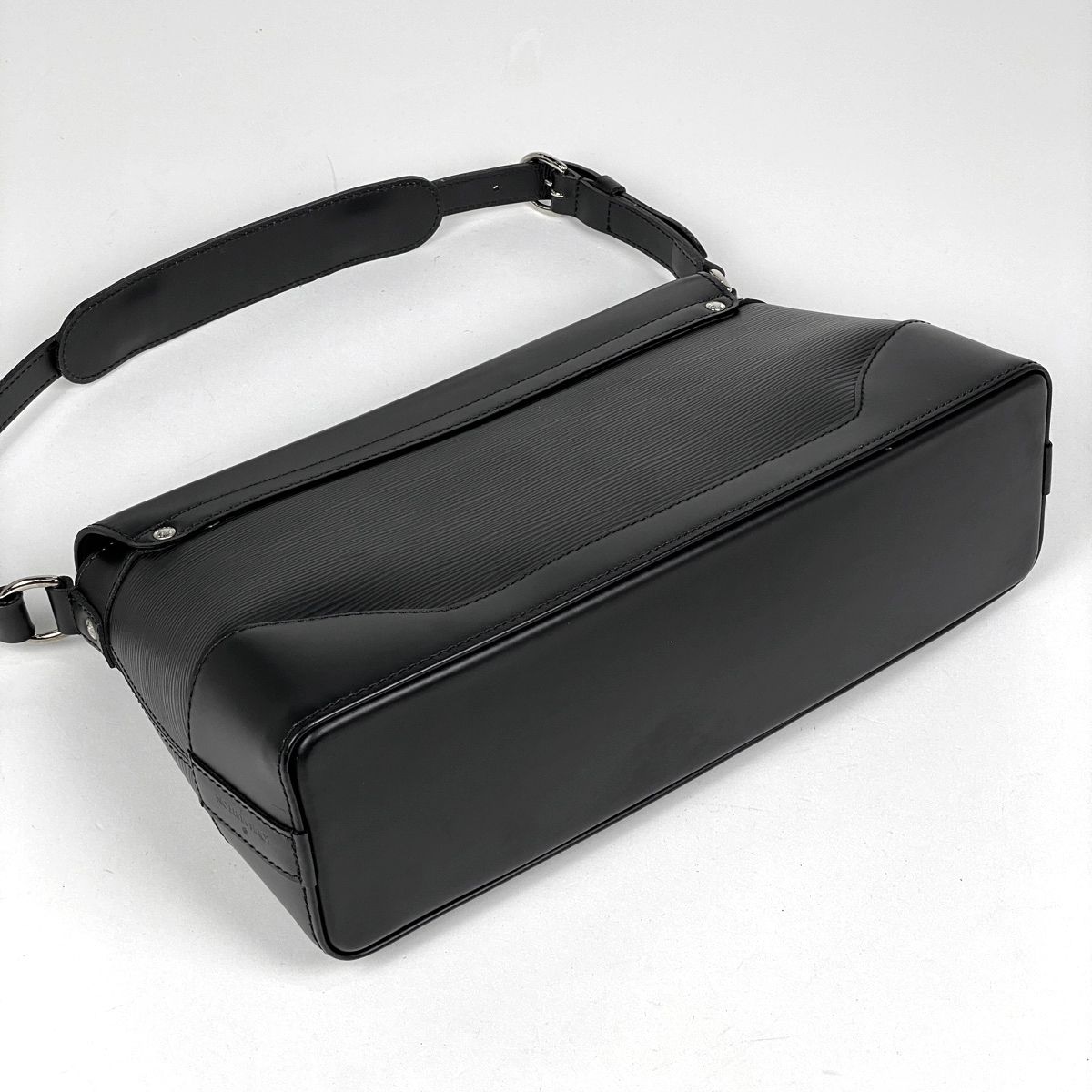 ルイ ヴィトン Louis Vuitton バガデル エピ M40232 ルイ ヴィトン Louis Vuitton バガデル エピ M40232 - メルカリ
