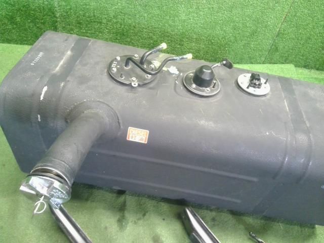 個人宅不可 離島不可 ダイナ 2DG-GDY281 フューエルタンク 77100-25560 自社品番250596