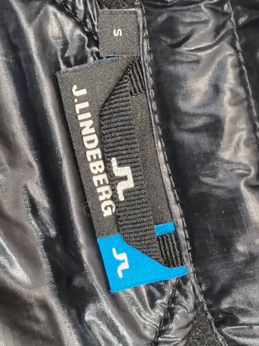 ゴルフ 軽量ダウン