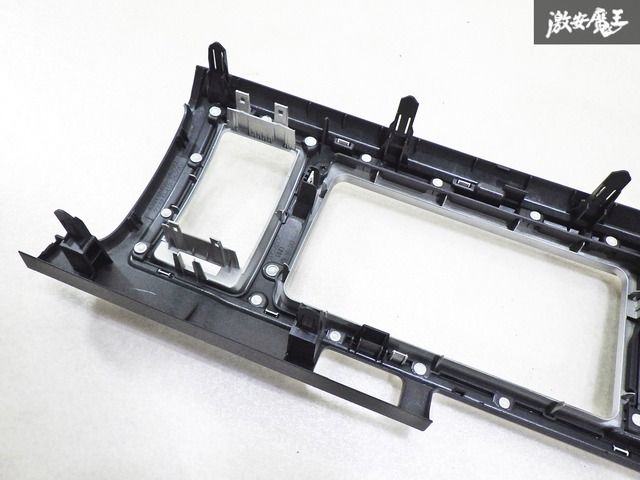 ☆良品☆ TOYOTA トヨタ純正 200系 ハイエース ワイド クラスター