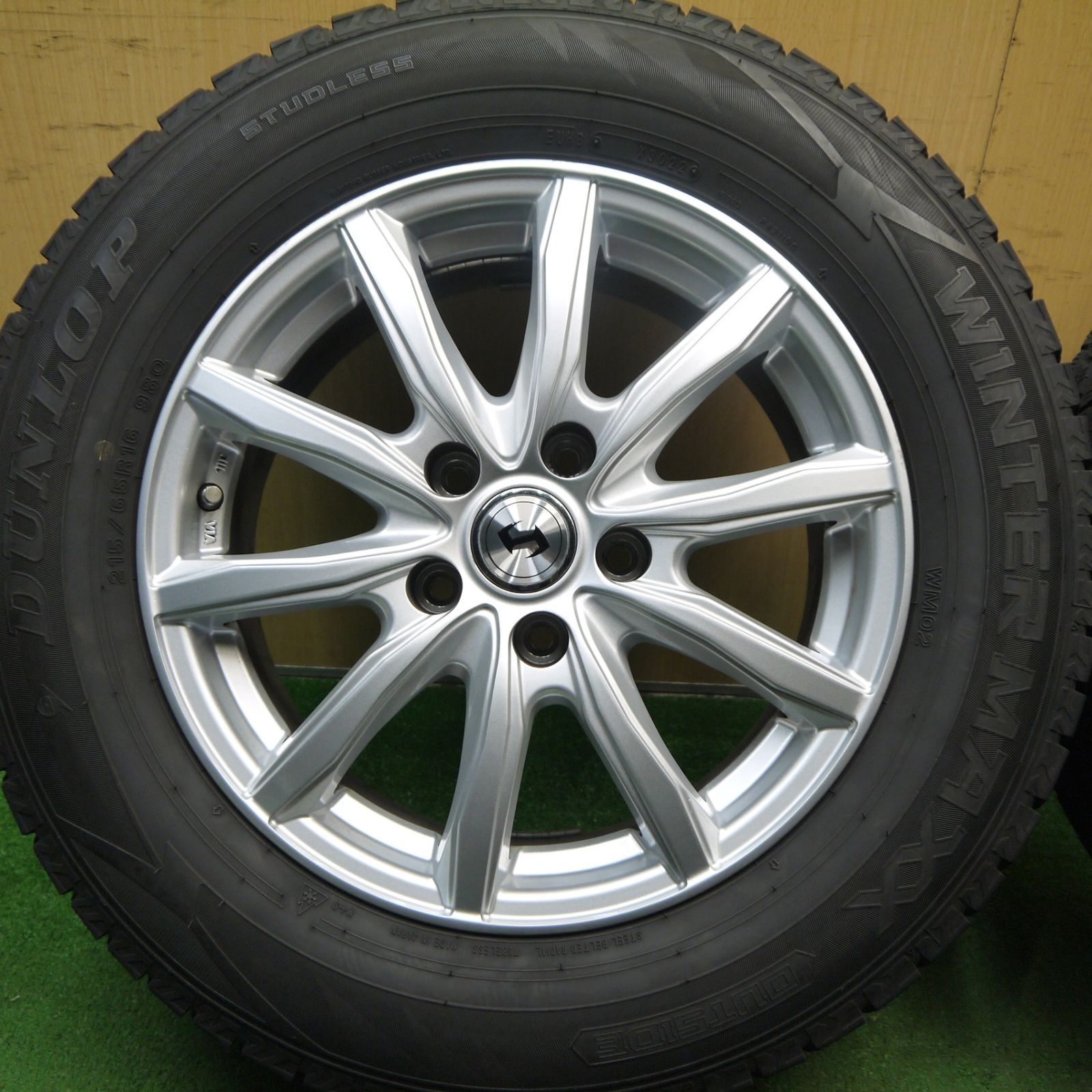 バリ溝9.5分山!! 215/65R16ブリヂストンVRXホイールセット 【公式通販】