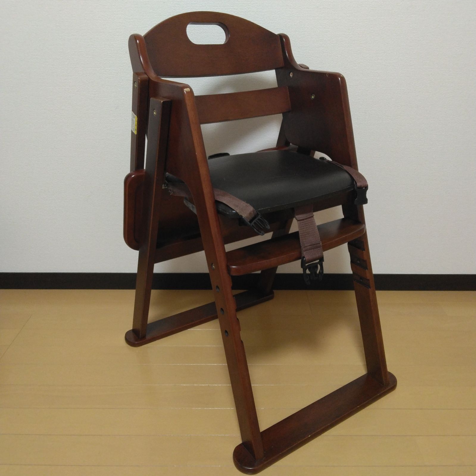 18 KATOJI カトジ 木製 ハイチェア ワイド 折りたたみ股ベルト付 楽天市場】木製 ワイド ハイチェア ステップ切り替え(お座りが