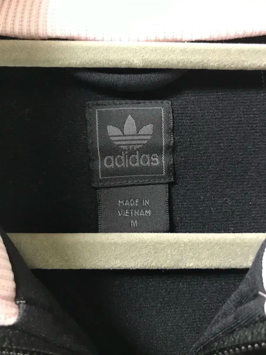 adidas アディダス