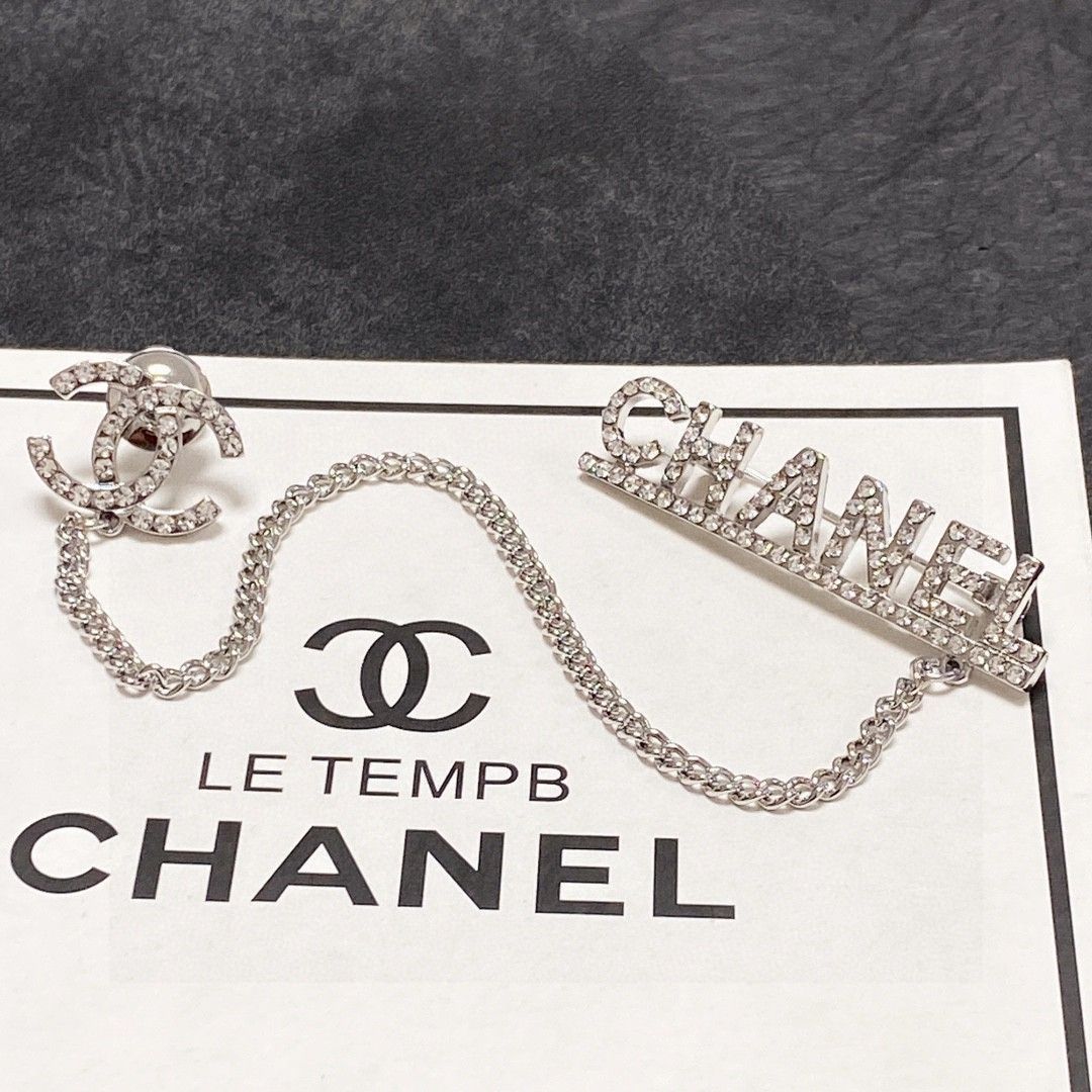 【入荷極小】CHANEL 23プレAW 限定デザイン リボン型ブローチ CHANEL 23プレAW リボン型ブローチ (CHANEL/ブローチ