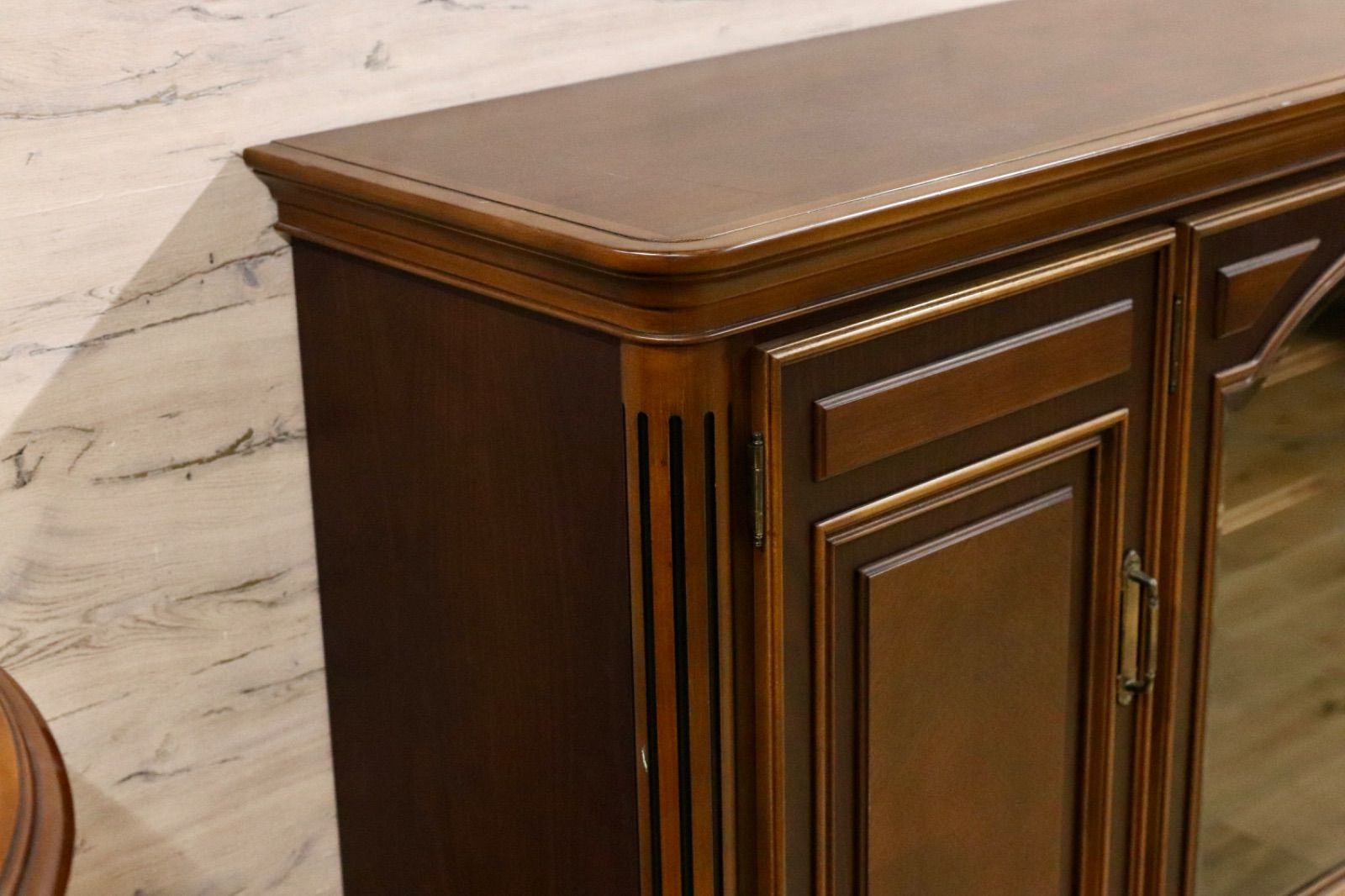 GMIH269 karimoku カリモク アンティーク調 稀少モデル サイドボード リビングボード クラシック キャビネット ヴィンテージ 国産家具 MARWIL-DEMENAGEMENTS_CH