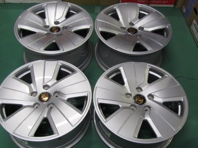 目立つキズ無しの ポルシェ J1N系 タイカン ベースグレード純正 保土ヶ谷本店