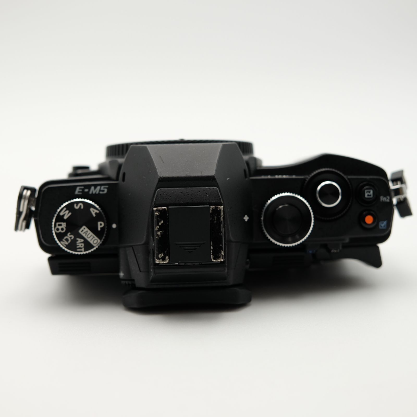 OLYMPUS - 【美品/ショット数4866】OLYMPUS オリンパス OM-D E-M5 美品/ショット数4866】OLYMPUS オリンパス OM-D E-M5 - メルカリ