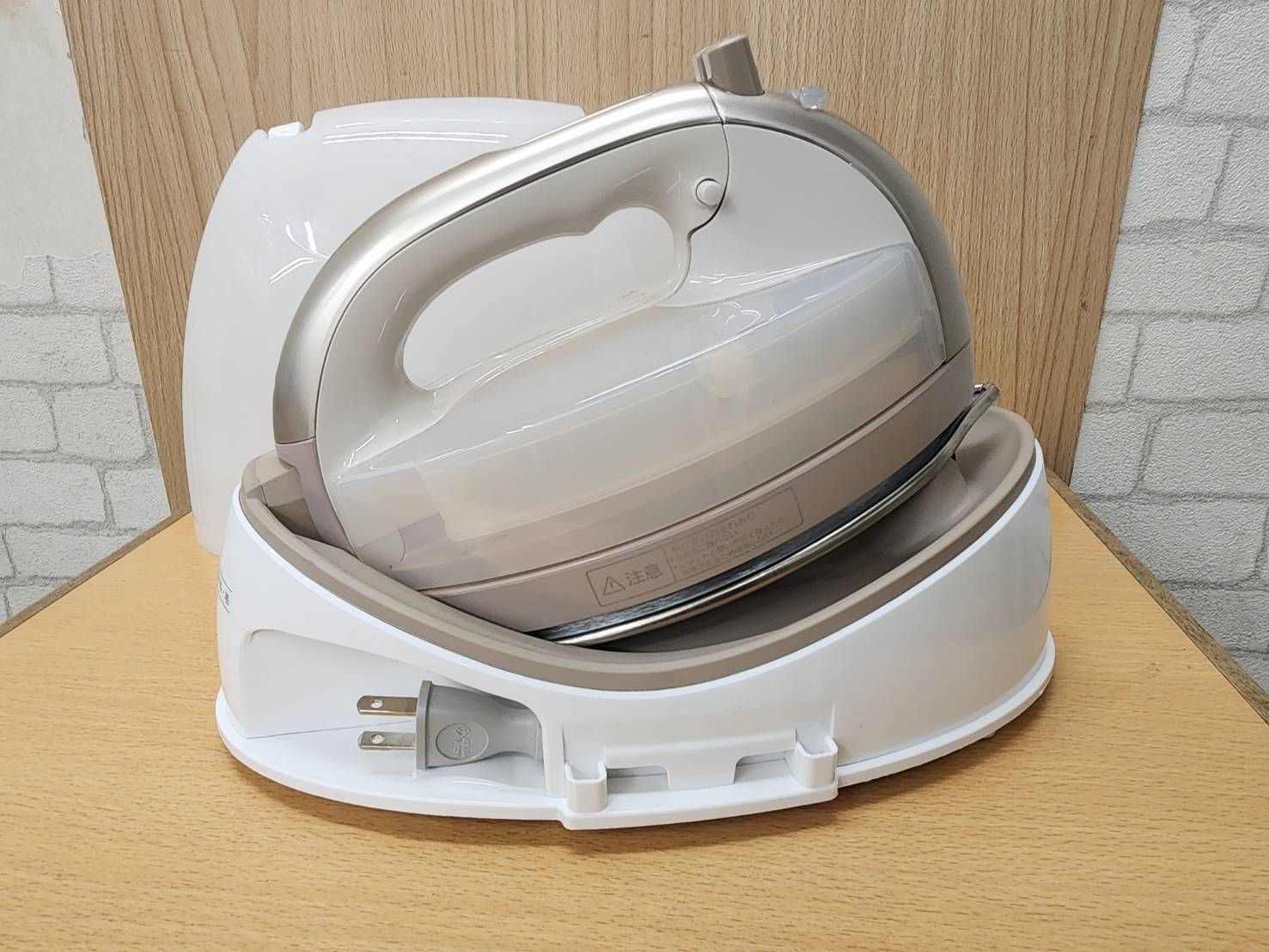 展示品 新品 未使用 パナソニック NI-WL707-コードレススチーム