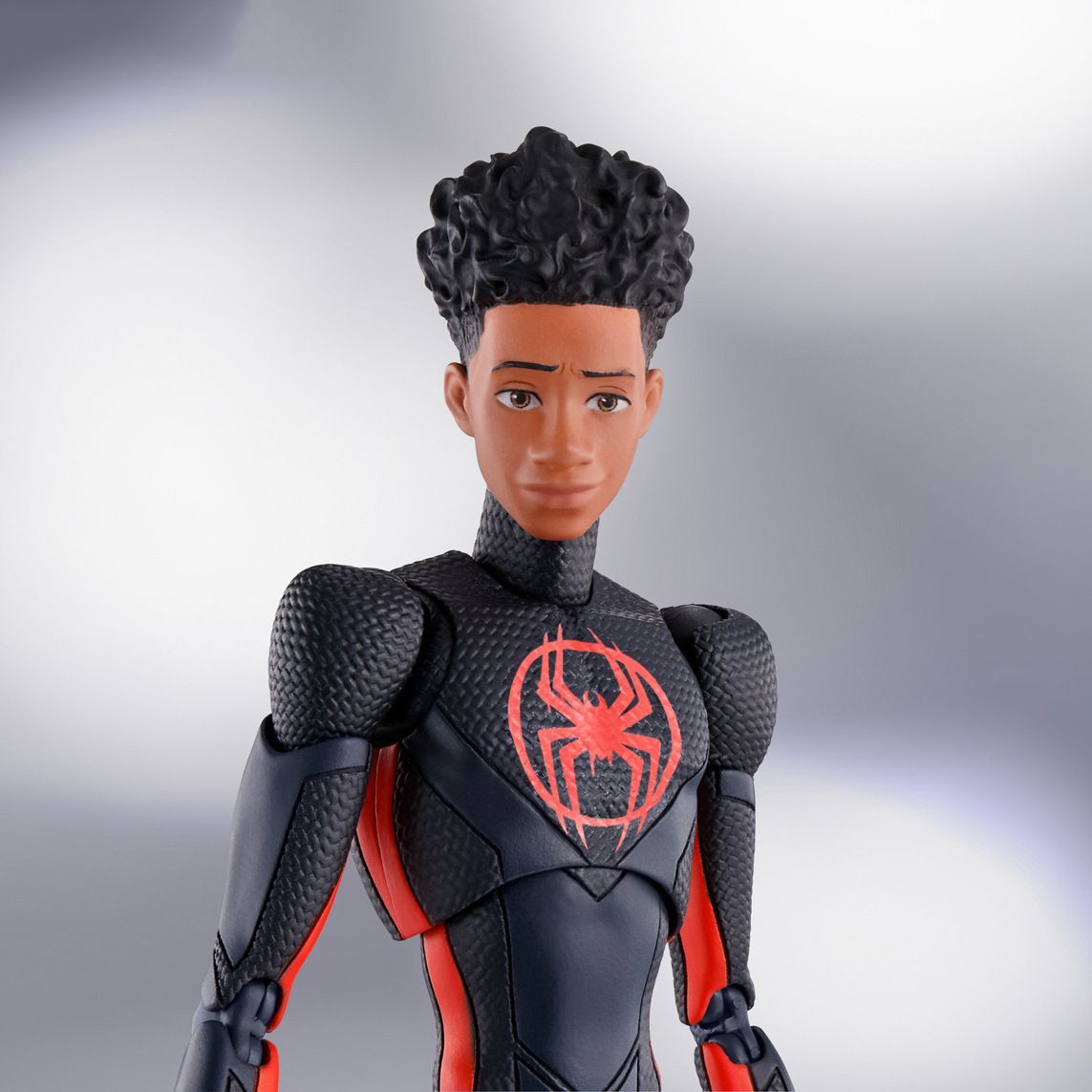 新品未開封　スパイダーグウェン　アクションフィギュア　モラレス　marvel 映画『スパイダーマン：アクロス・ザ・スパイダーバース』から