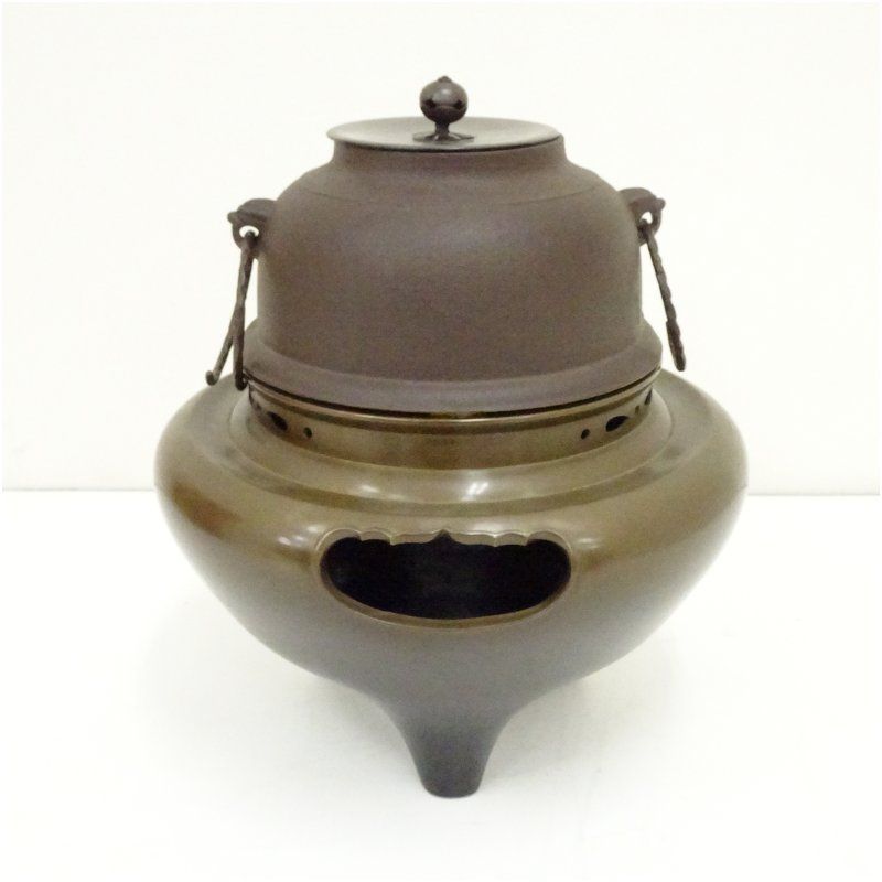 一ノ瀬宗辰 菊地正直造 唐銅切合朝鮮風炉 真形釜添 釜鐶付 共箱 茶道 茶道具 おしゃれ 茶釜 茶器 抹茶 茶湯釜 茶の湯釜 茶会 茶事 茶の湯 骨董 お茶 湯沸かし 2月 5月 7月 8月 9月 春夏秋冬