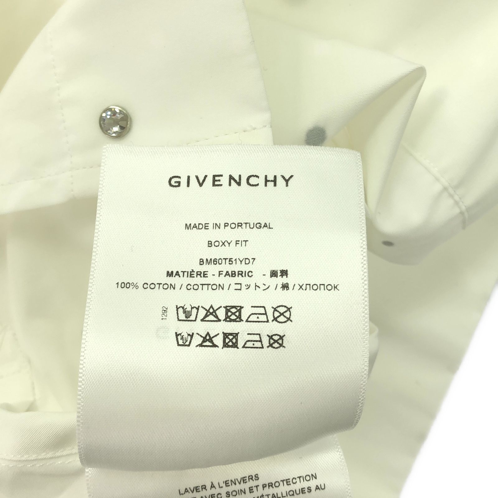 GIVENCHY