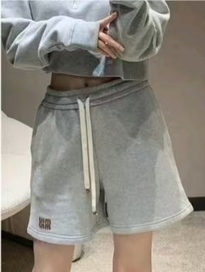グレーショートパンツ