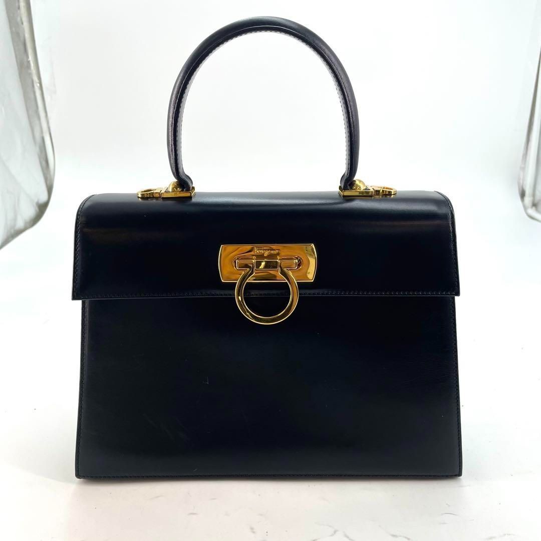 フェラガモ ハンドバッグ ガンチーニ フォーマル 革 黒 ビジネス FW143