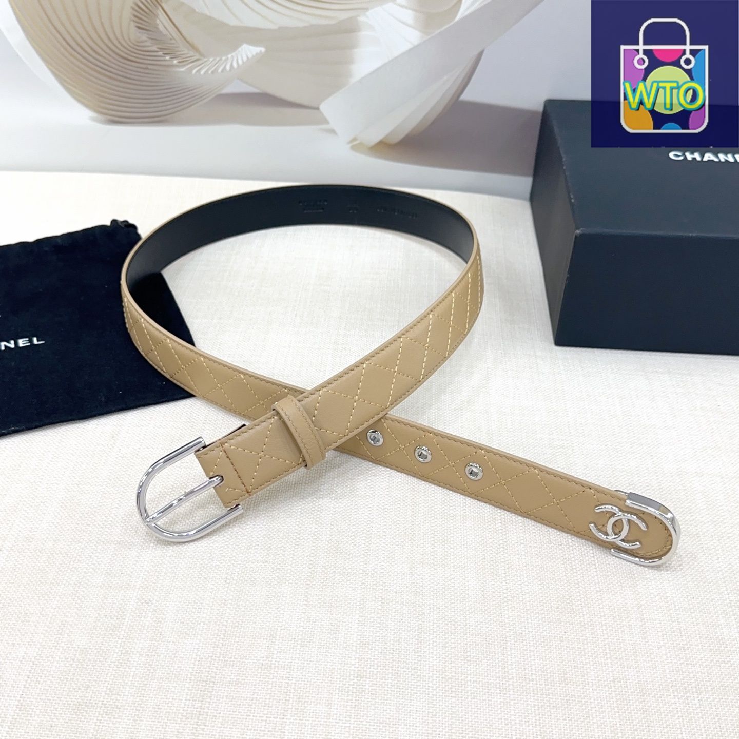 CHANEL シャネル