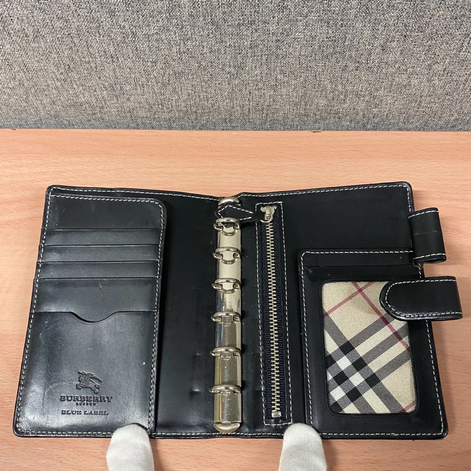 BURBERRYグレインレザー手帳ケース