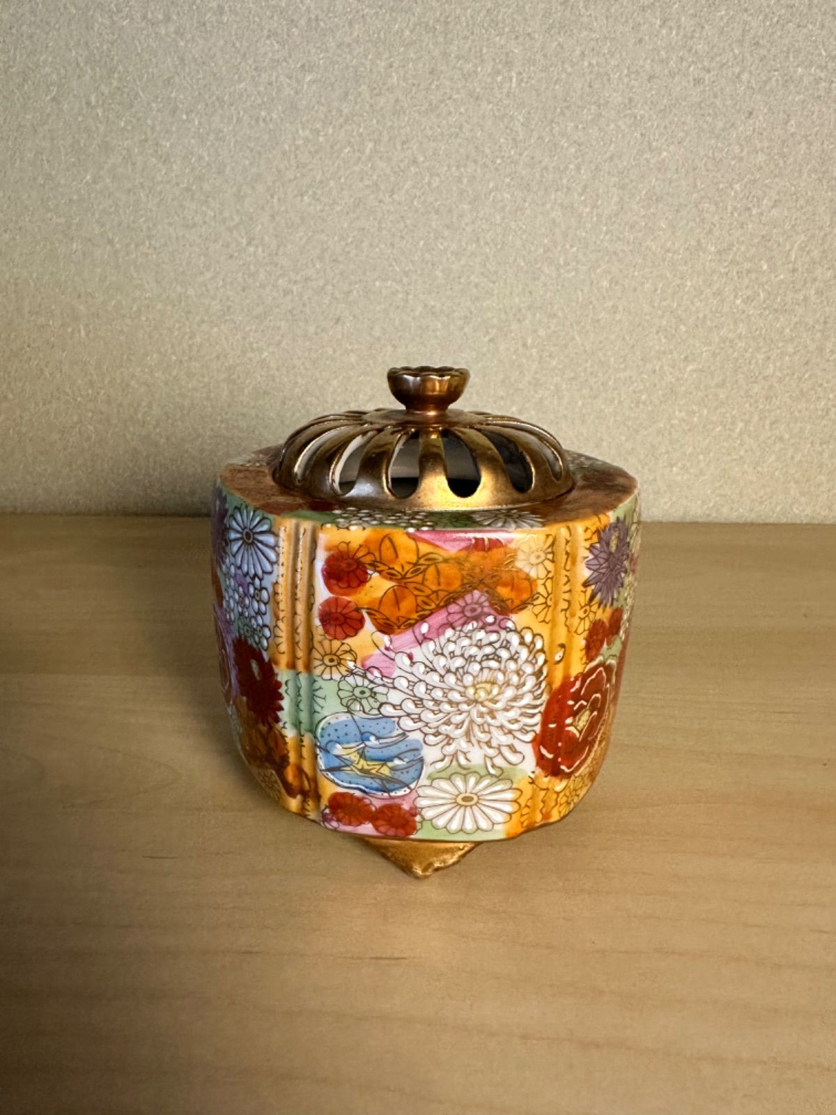 九谷焼　香炉　金彩花詰　志保作　未使用美品✨️ 香炉（3.5号） 金花詰