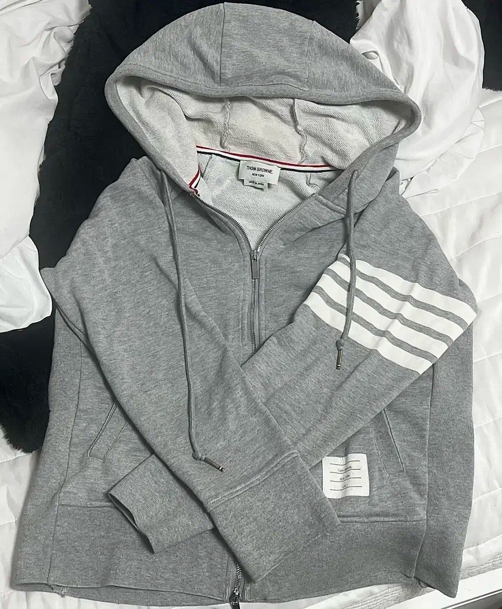 正規品 Thom Browne(トム・ブラウン) ジップアップパーカー フード付き