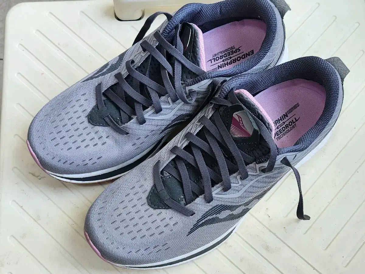 Saucony サッカニー エンドルフィン スピード 2 レディース 11 サイズ 男性 275 グレー