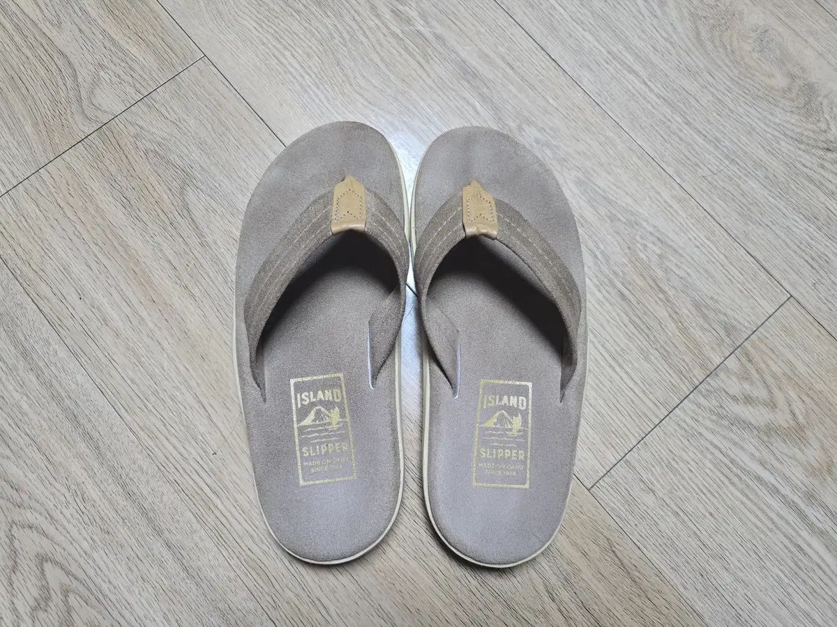 Island スウェード スリッパ