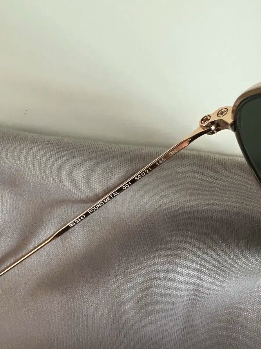 ラウンド メタル