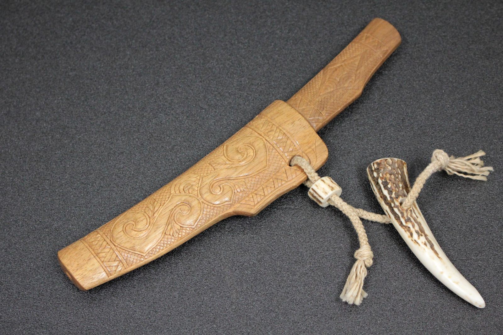 藤戸幸夫 「マキリ」 木彫り 藤戸幸夫 『マキリ』 彫刻（木） - 北海道画廊