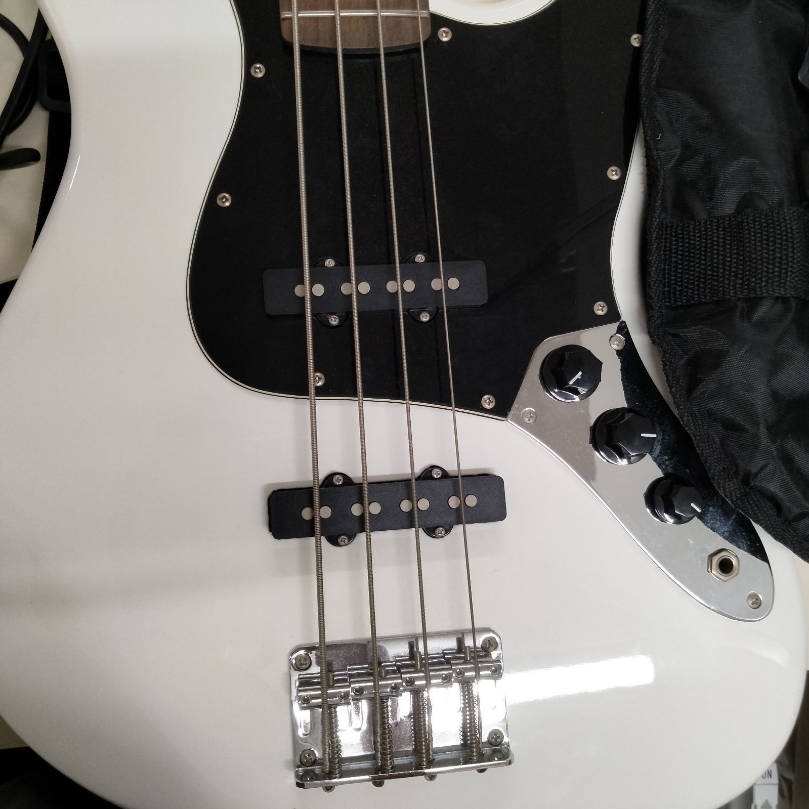 楽器・機材 [N-5988] エレキベース ジャズベース フェンダー Squier