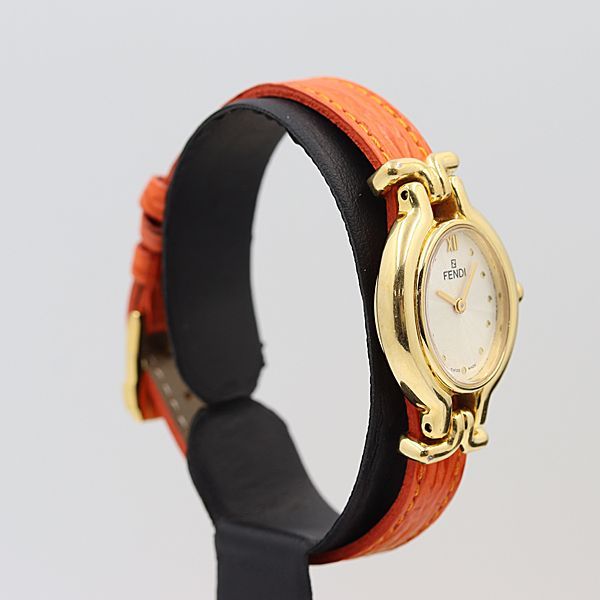 FENDI レザーベルト時計カメレオン