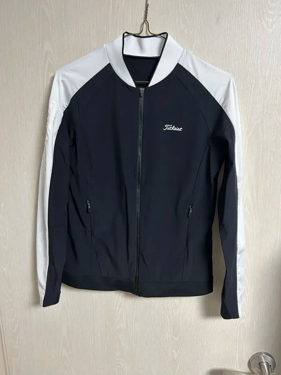 Titleist タイトリスト ブラック|ホワイト ゴルフ ウィンドブレーカー レディース S 販売