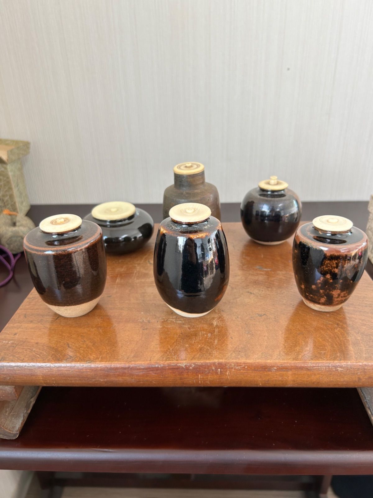 中国古玩 ・原鉱泥・宜興紫砂壺・紫砂手彫・周桂珍紋・茶壺・ 酒
